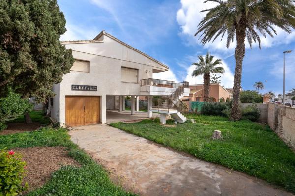 Casa independiente en calle Colon