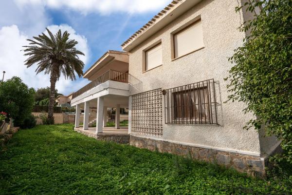 Casa independiente en calle Colon