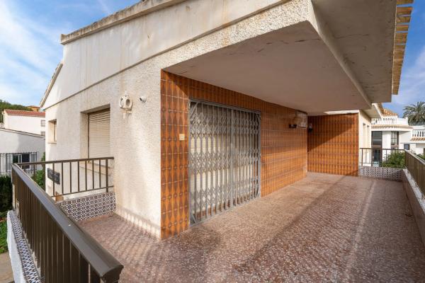 Casa independiente en calle Colon