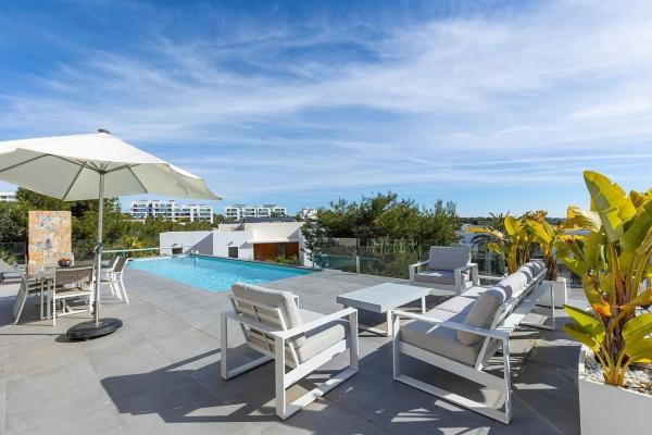 Casa independiente en avenida de las Colinas