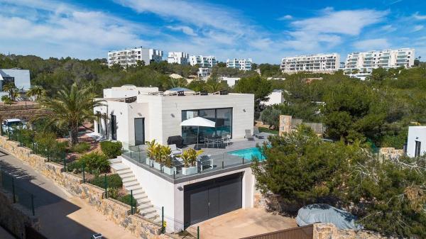 Casa independiente en avenida de las Colinas