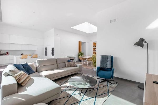 Casa independiente en avenida de las Colinas