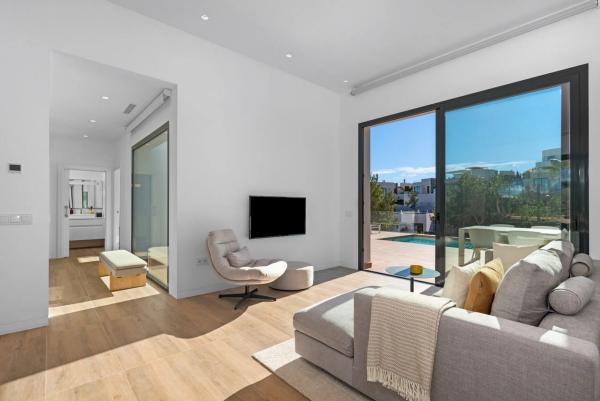 Casa independiente en avenida Avenue de las Colinas