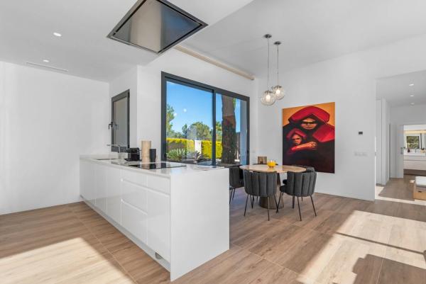 Casa independiente en avenida Avenue de las Colinas