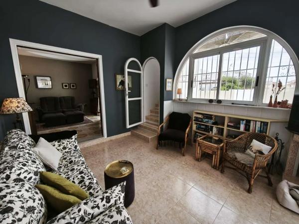 Chalet en Barrio Los Almendros-La Florida