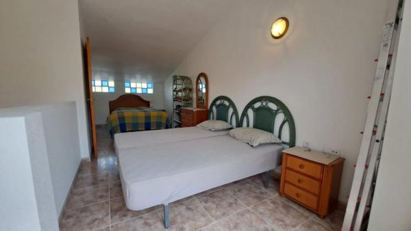 Chalet adosado en calle Nicolás de Bussi, 1