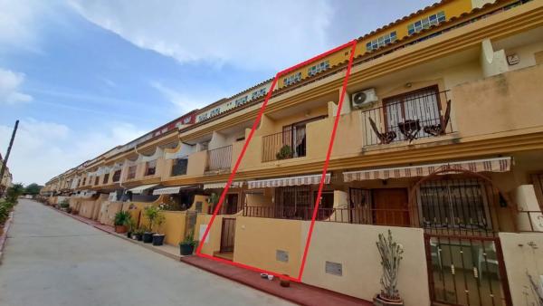 Chalet adosado en calle Nicolás de Bussi, 1