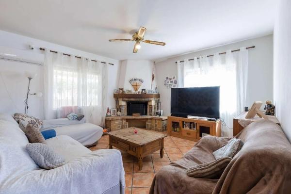 Casa independiente en calle los Claveles