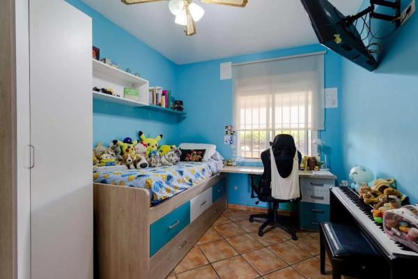 Casa independiente en calle los Claveles