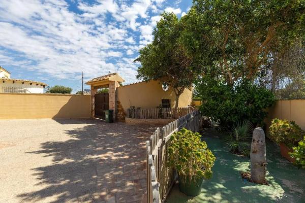 Casa independiente en calle los Claveles