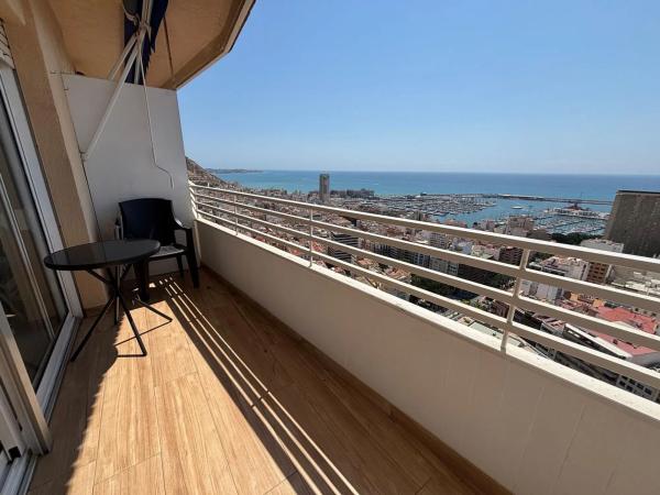 Estudio en Cl Poeta Vila y Blanco, 4