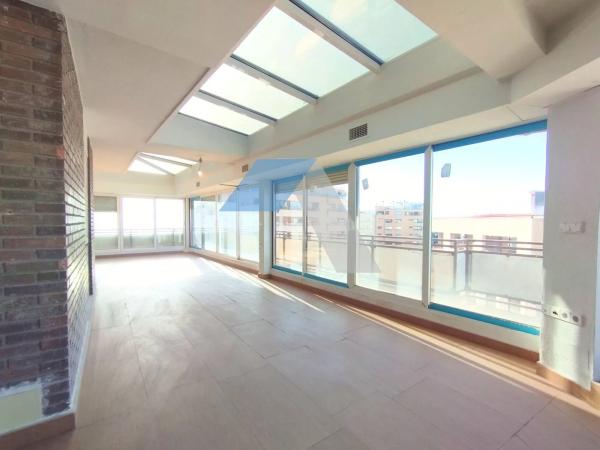 Ático en Barrio Ensanche-Diputación