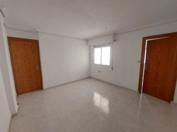 Piso en calle Santa Otilia