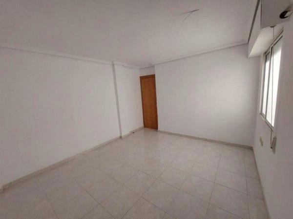 Piso en calle Santa Otilia