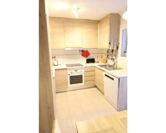 Chalet pareado en calle París, 69