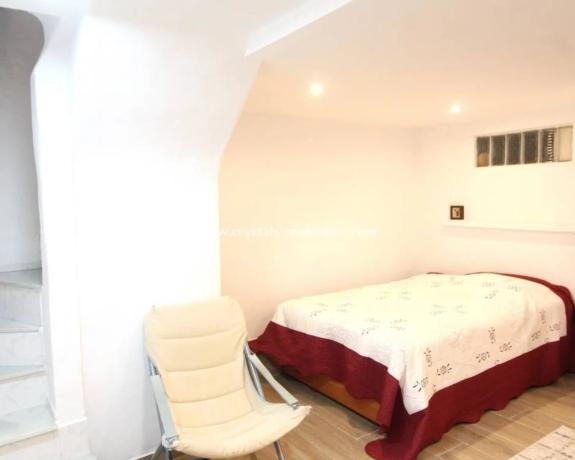 Chalet pareado en calle París, 69