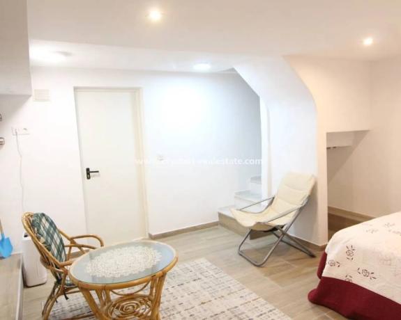 Chalet pareado en calle París, 69