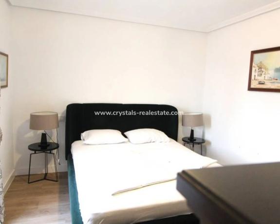 Chalet pareado en calle París, 69