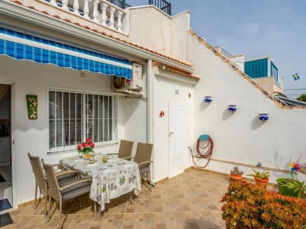 Chalet adosado en via Sense Nom, 1