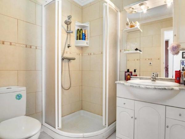 Chalet adosado en via Sense Nom, 1