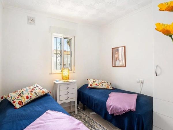 Chalet adosado en via Sense Nom, 1