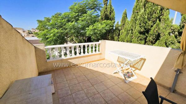 Chalet adosado en calle la Palomina