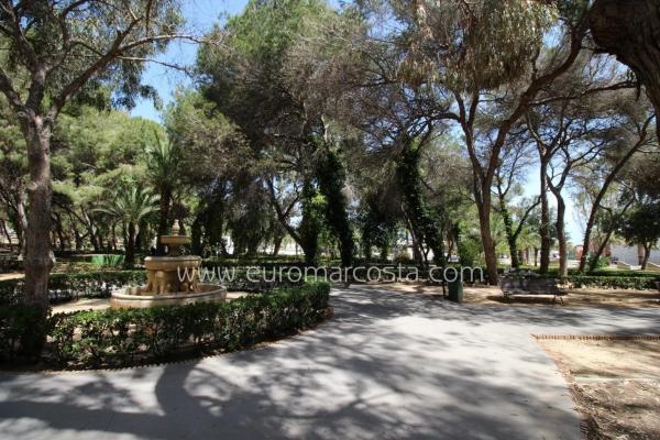 Chalet adosado en calle la Palomina