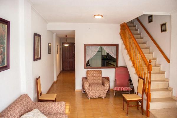 Chalet pareado en avenida de Cervantes, 5