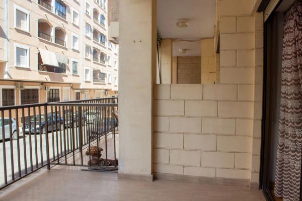 Chalet pareado en avenida de Cervantes, 5