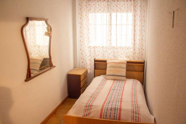 Chalet pareado en avenida de Cervantes, 5