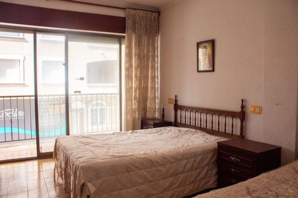 Chalet pareado en avenida de Cervantes, 5