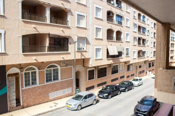 Chalet pareado en avenida de Cervantes, 5