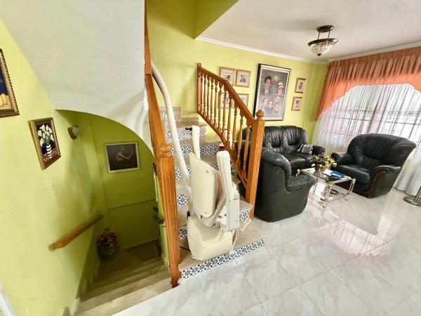 Casa independiente en calle Pablo Neruda