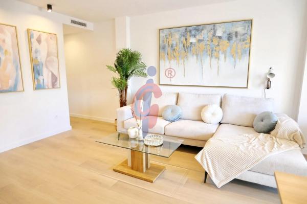 Piso en calle Miguel Hernández, 102