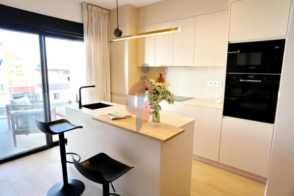 Piso en calle Miguel Hernández, 102