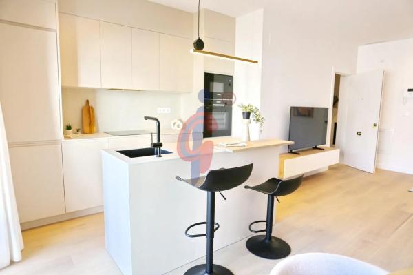 Piso en calle Miguel Hernández, 102