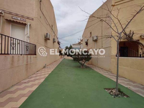 Chalet adosado en Urbanización Buenavista