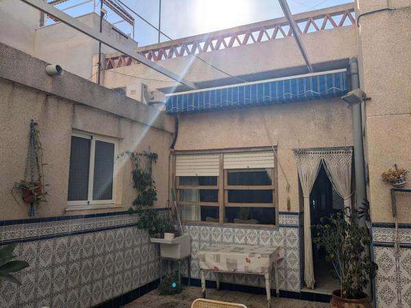 Casa independiente en calle Larramendi