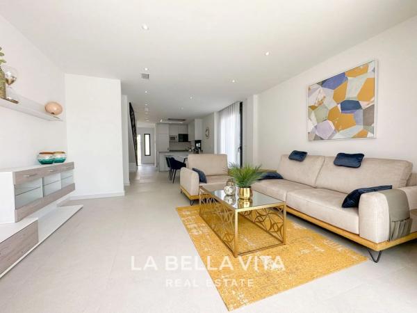 Casa independiente en calle Carcaixent, 3