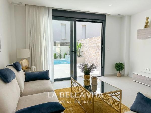 Casa independiente en calle Carcaixent, 3