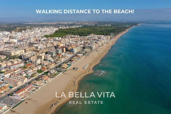 Casa independiente en calle Carcaixent, 3