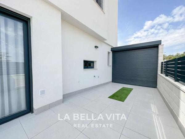 Casa independiente en calle Carcaixent, 3