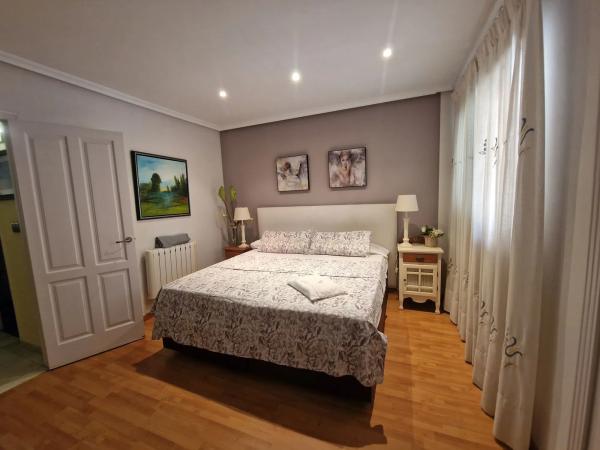 Chalet pareado en calle Pablo Neruda, 34