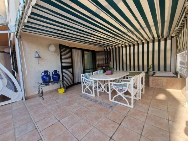 Chalet pareado en calle Pablo Neruda, 34