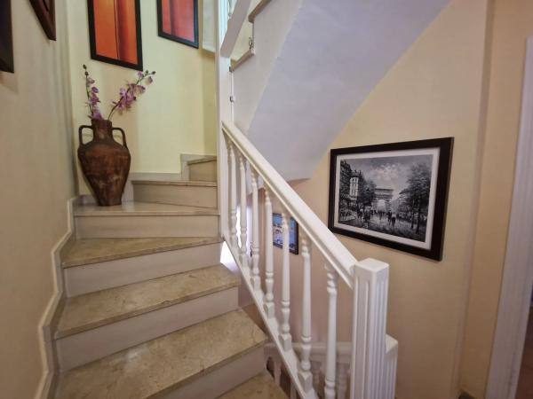 Chalet pareado en calle Pablo Neruda, 34