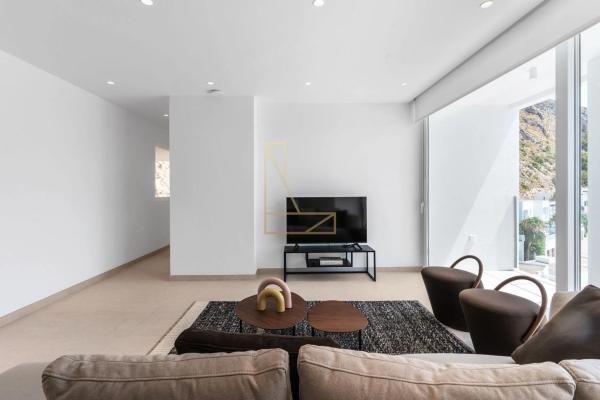 Casa independiente en calle Peñas Rojas