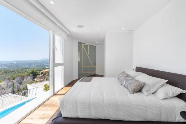 Casa independiente en calle Peñas Rojas