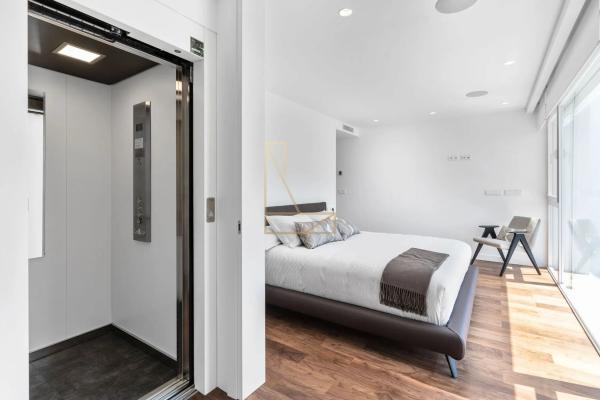 Casa independiente en calle Peñas Rojas