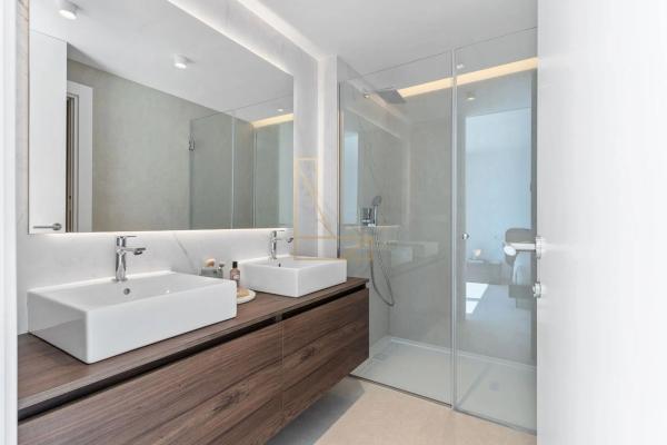 Casa independiente en calle Peñas Rojas