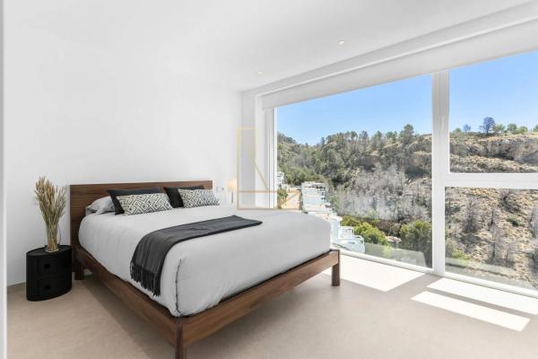 Casa independiente en calle Peñas Rojas